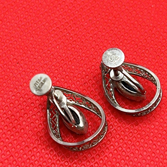 Titan Vintage Silver/Hematite (screw back) Earrings - Picture 6 of 11